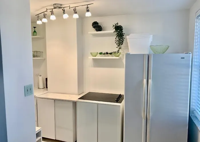 New Atl Dwntwn Condo With Balcony 2